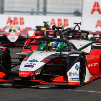 Lucas di Grassi auf dem Podium in New York