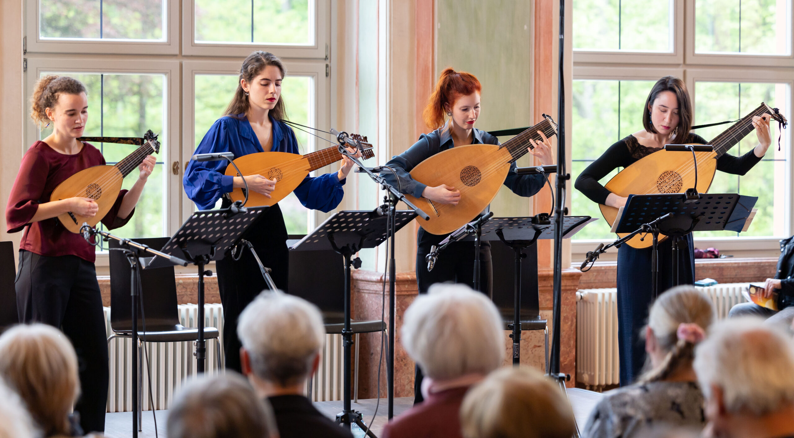 Ein junger E-Gitarrist und seine Zeitreise: Musikfest Eichstätt startet mit „Lautenliebe“