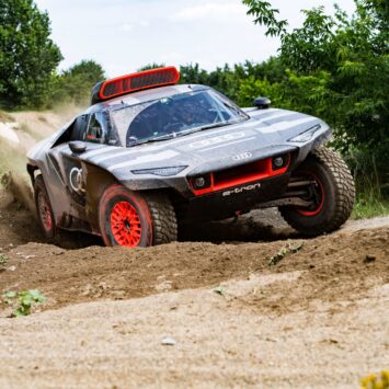 Audi RS Q e-tron im Test für Rallye Dakar